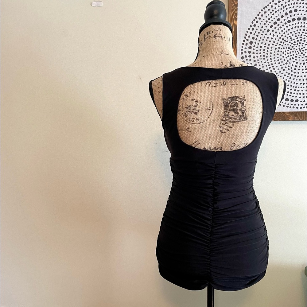 Deep Rouched V-Neck Bodycon Top - Picture 3 of 11